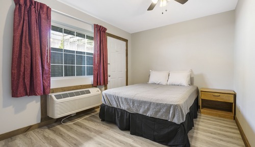 Lodge (2 Bedroom Kitchenette)