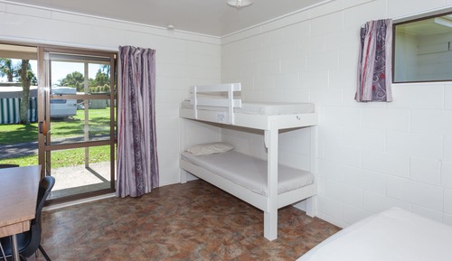 Habitación estándar, no fumadores, baño compartido (kitchen cabin sleeps four)