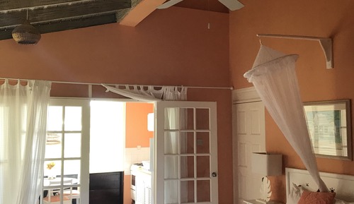 Apartamento, cocina, vistas a la piscina