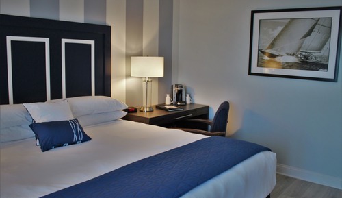 Habitación Signature, 1 cama de matrimonio grande, patio, vistas al puerto deportivo