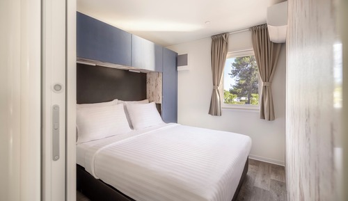 Premium BBQ Mobile Home, 3 Bedrooms, Terrace