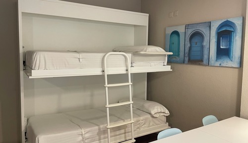 Estudio familiar, varias camas, fumadores, cocina básica