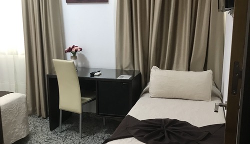 Habitación doble (with extra bed)