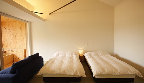 Habitación triple, vistas al jardín ( 2F )