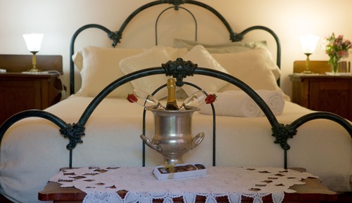 Habitación romántica doble, no fumadores, balcón (Queen w/ private Bath (3))