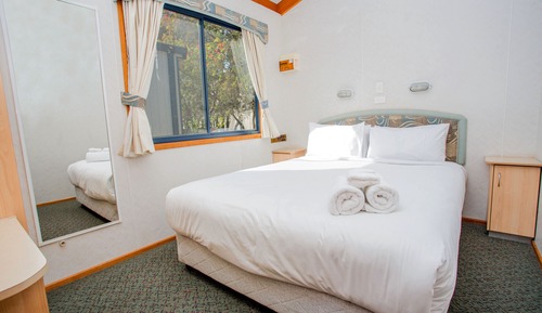 Cabaña estándar, 2 habitaciones, no fumadores, cocina básica (Standard Cabin   -Q4B)