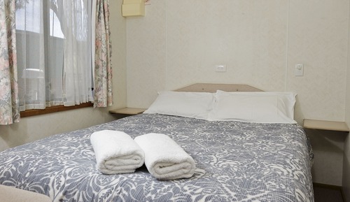 Cabaña económica, 2 habitaciones, no fumadores, cocina básica (Standard Cabin)