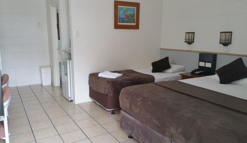 Habitación estándar con 1 cama doble o 2 individuales, no fumadores