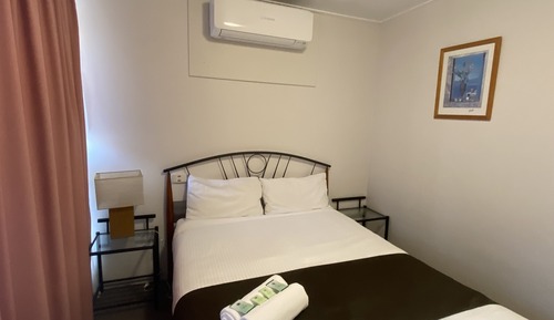 Suite familiar, 2 habitaciones, no fumadores, baño compartido (2 Room Family Unit)