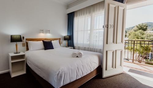 Habitación Deluxe, 1 cama de matrimonio, balcón
