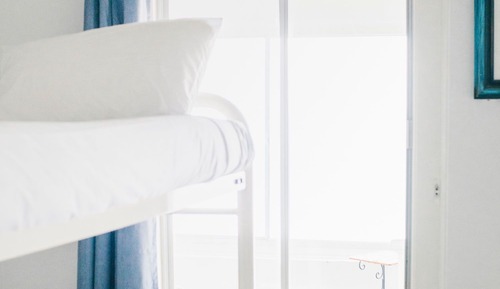 Habitación básica, varias camas, baño compartido, vistas a la ciudad (18+ Only)