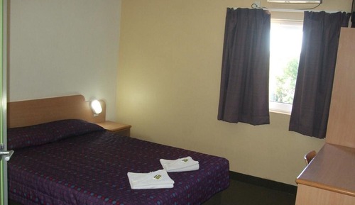 Standard Room, 1 Queen Bed
