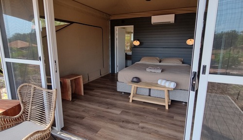 Habitación con 1 cama doble o 2 individuales (Pearlers Village Safari Tent)