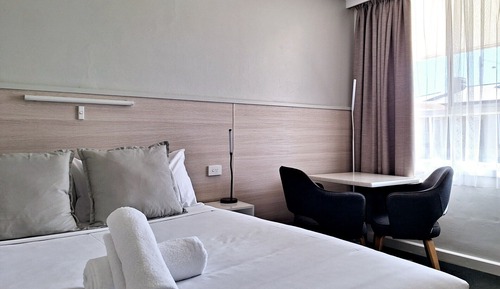Habitación Confort doble, 1 cama de matrimonio, baño privado