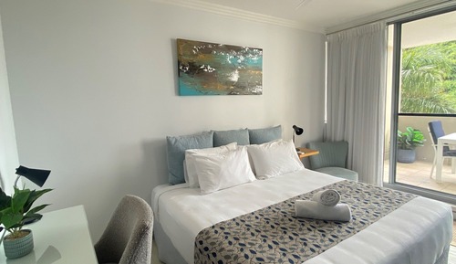 Estudio Confort, 1 cama de matrimonio grande, balcón, vistas a la ciudad