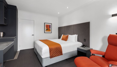 Grand King Suite