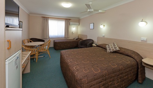 Suite estándar, 1 habitación, no fumadores (3 PERSON TWIN ROOM)