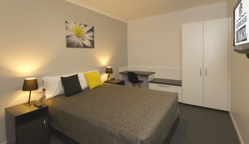 Habitación estándar con 1 cama doble o 2 individuales (Double/Twin Room)