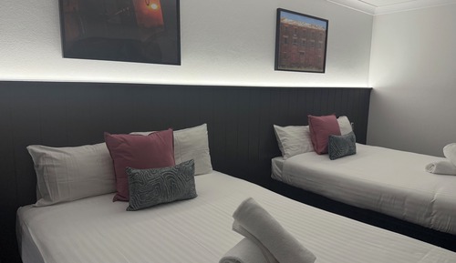 Superior Queen Twin Room