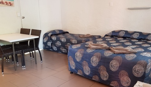 Habitación familiar, no fumadores, cocina básica (Family Room for 4)