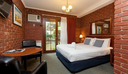 Habitación estándar, no fumadores, balcón (QUEEN ROOM)