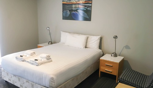 Habitación clásica, 1 cama de matrimonio grande, no fumadores, baño compartido