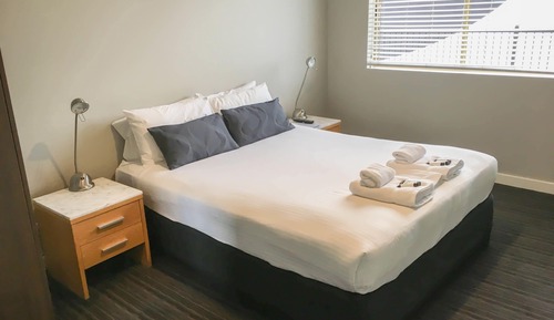 Habitación clásica, 1 cama de matrimonio, no fumadores, baño compartido (Queen Room)
