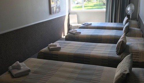 Habitación estándar, no fumadores (Twin-Four Singles)