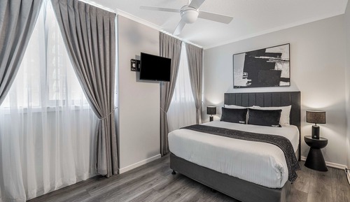 Beachfront Towers: 2 Bedroom Superior Ocean View