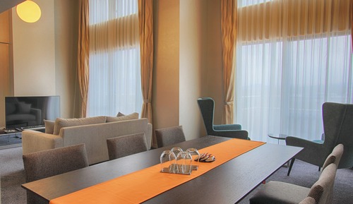 Habitación cuádruple Grand, no fumadores, vistas a la montaña (11F)