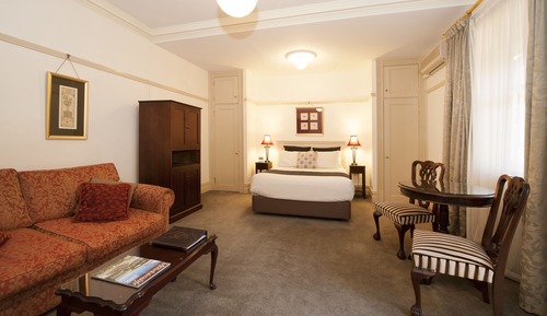 Habitación superior, 1 cama de matrimonio con sofá cama, accesible para personas con discapacidad