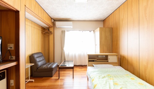 Habitación individual, fumadores, baño compartido