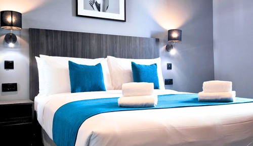 Habitación estándar con 1 cama doble o 2 individuales
