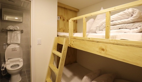 Habitación con 2 camas individuales (with Bunk Bed)