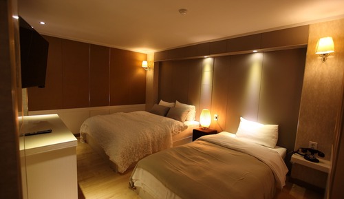 Suite, River View