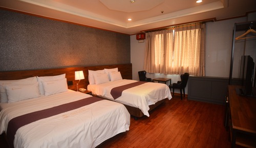 Habitación familiar con 2 camas individuales