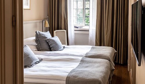 Small Double Room (140 cm bed)