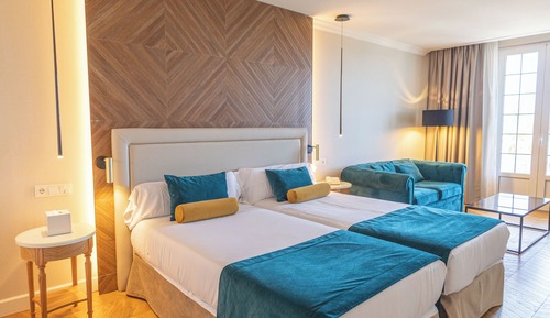 Suite junior, vistas al puerto