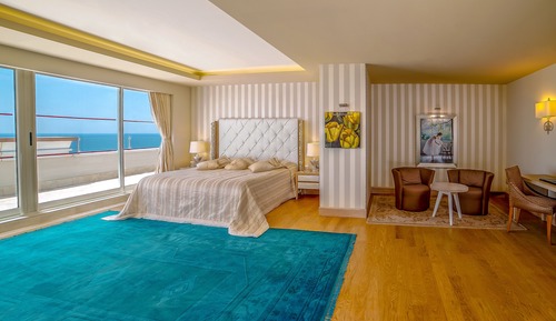 Premium Suite (Jacuzzi)