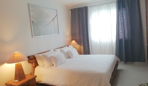 Deluxe Penthouse, 3 Bedrooms, Pool View, Poolside