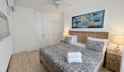 Deluxe Condo, 2 Bedrooms, Pool View, Poolside
