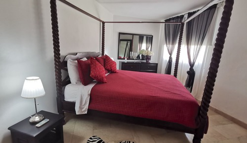 Deluxe Condo, 2 Bedrooms, Ocean View, Beachfront