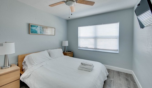 One-Bedroom Suite, Pool View (Unit 1)