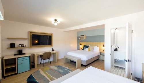 Habitación, 2 camas de matrimonio, vistas parciales al mar