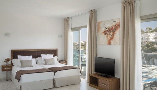 Estudio básico, balcón, vistas al puerto