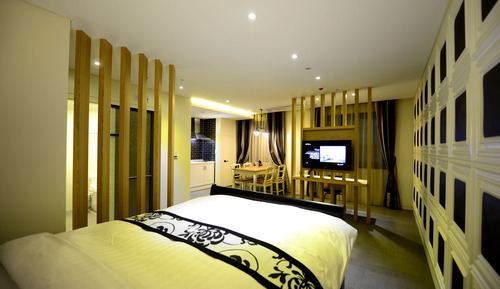 Suite (Residence Type, Breakfast for 2)