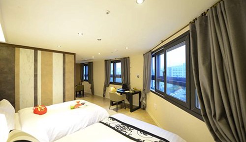 Habitación de lujo con 2 camas individuales (Residence Type, Breakfast for 3)