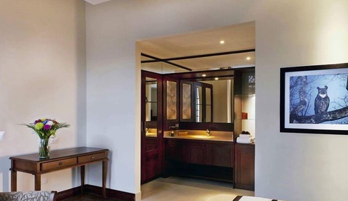 Suite Deluxe, 1 habitación, vistas a la ciudad, en esquina