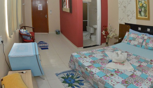 Habitación básica con 1 cama doble o 2 individuales