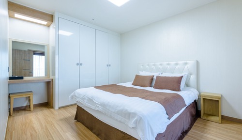 Suite (Modern)
